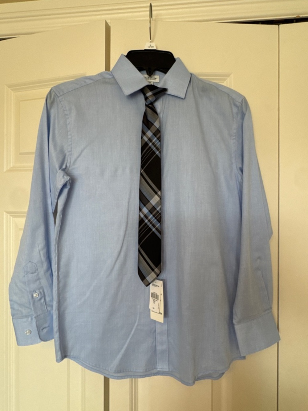 Michael Strahan Collection Light Blue Boys YL 14/16 Dress Shirt with Plaid Tie